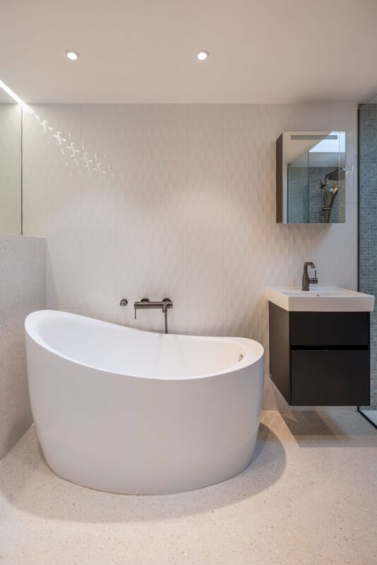 Terrazzo-look gietvloer bad